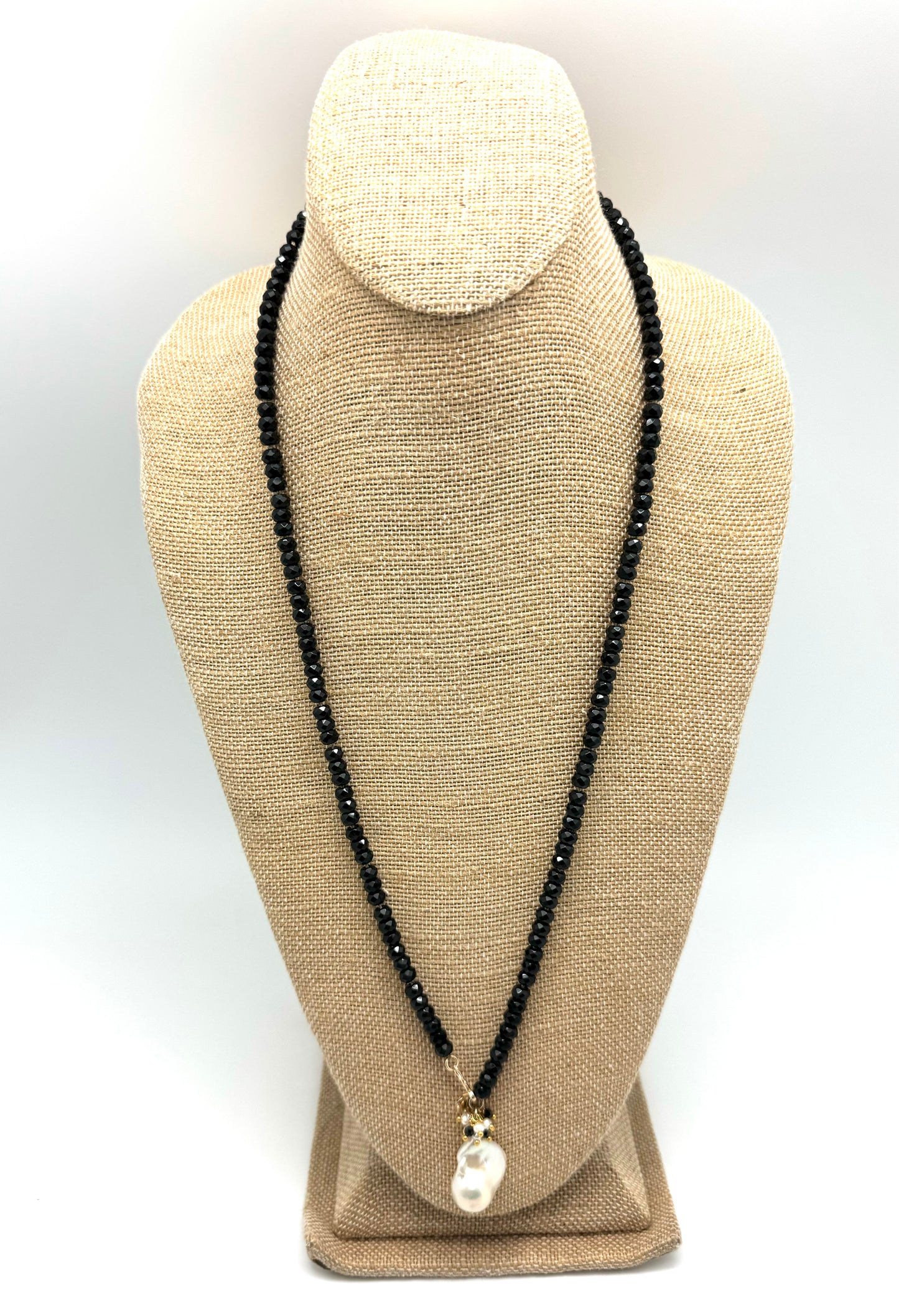 Elin necklace - black spinel
