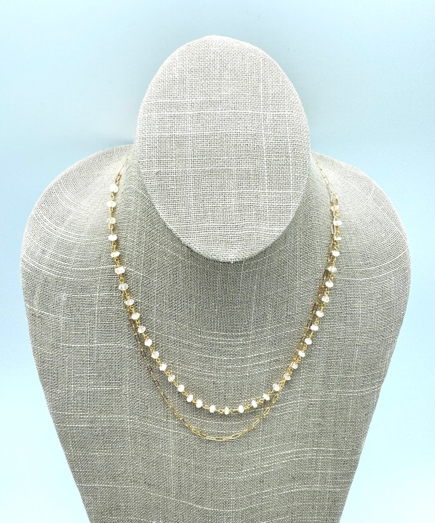 Mariana necklace - white moon