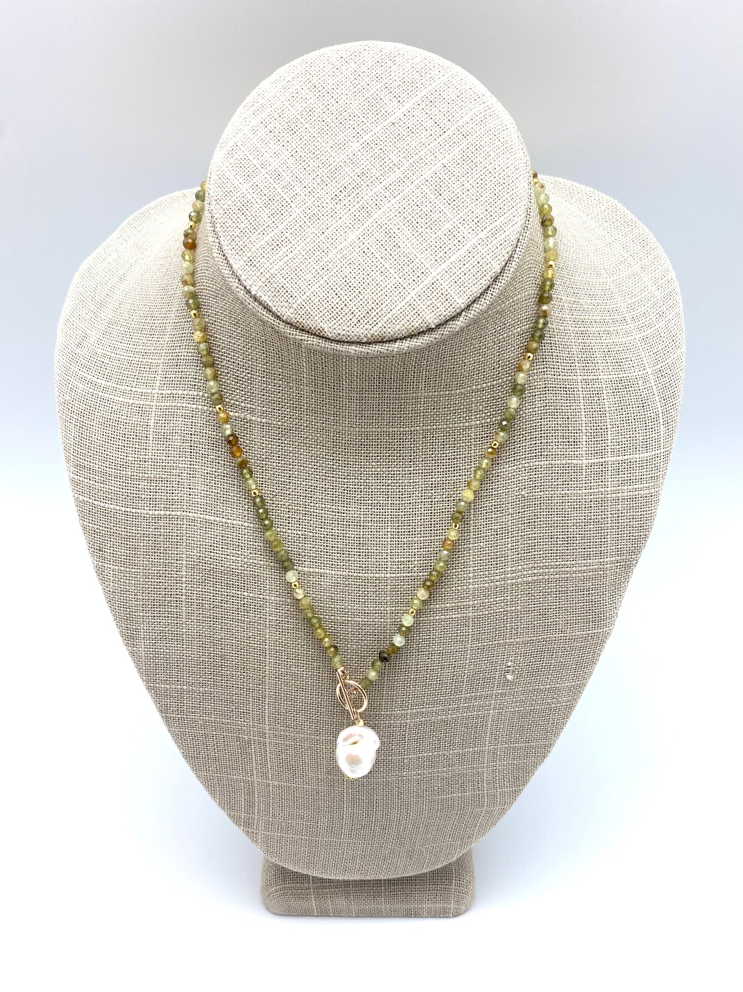 Carol Necklace gem - green garnet