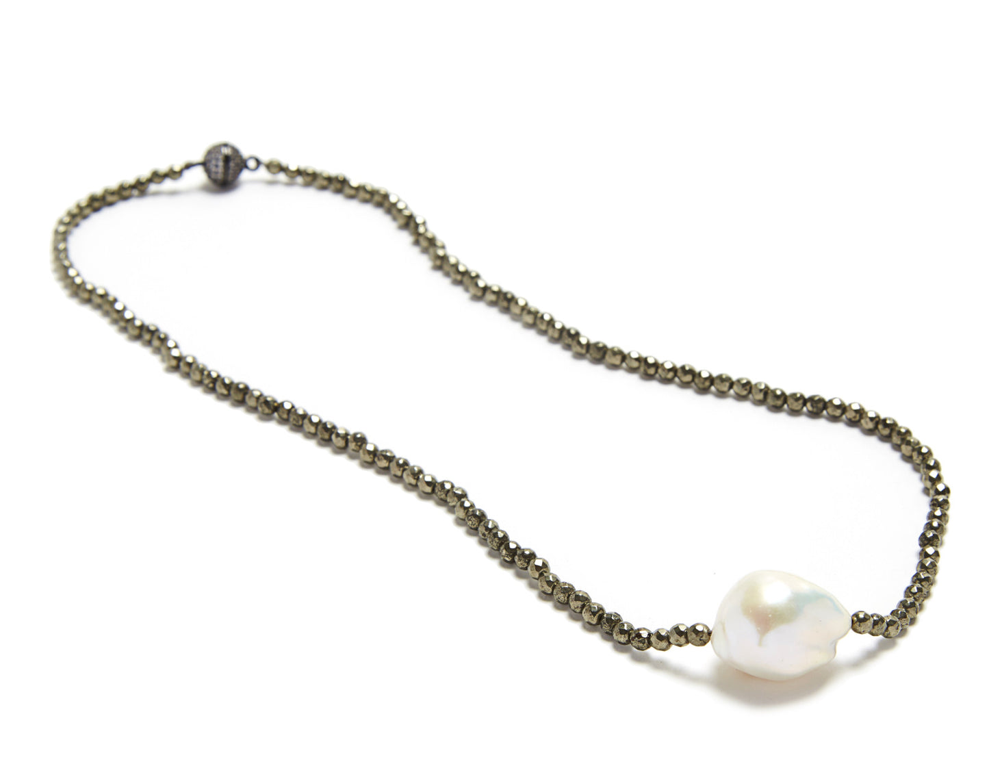 Iselia single Necklace - pyrite/ white pearl