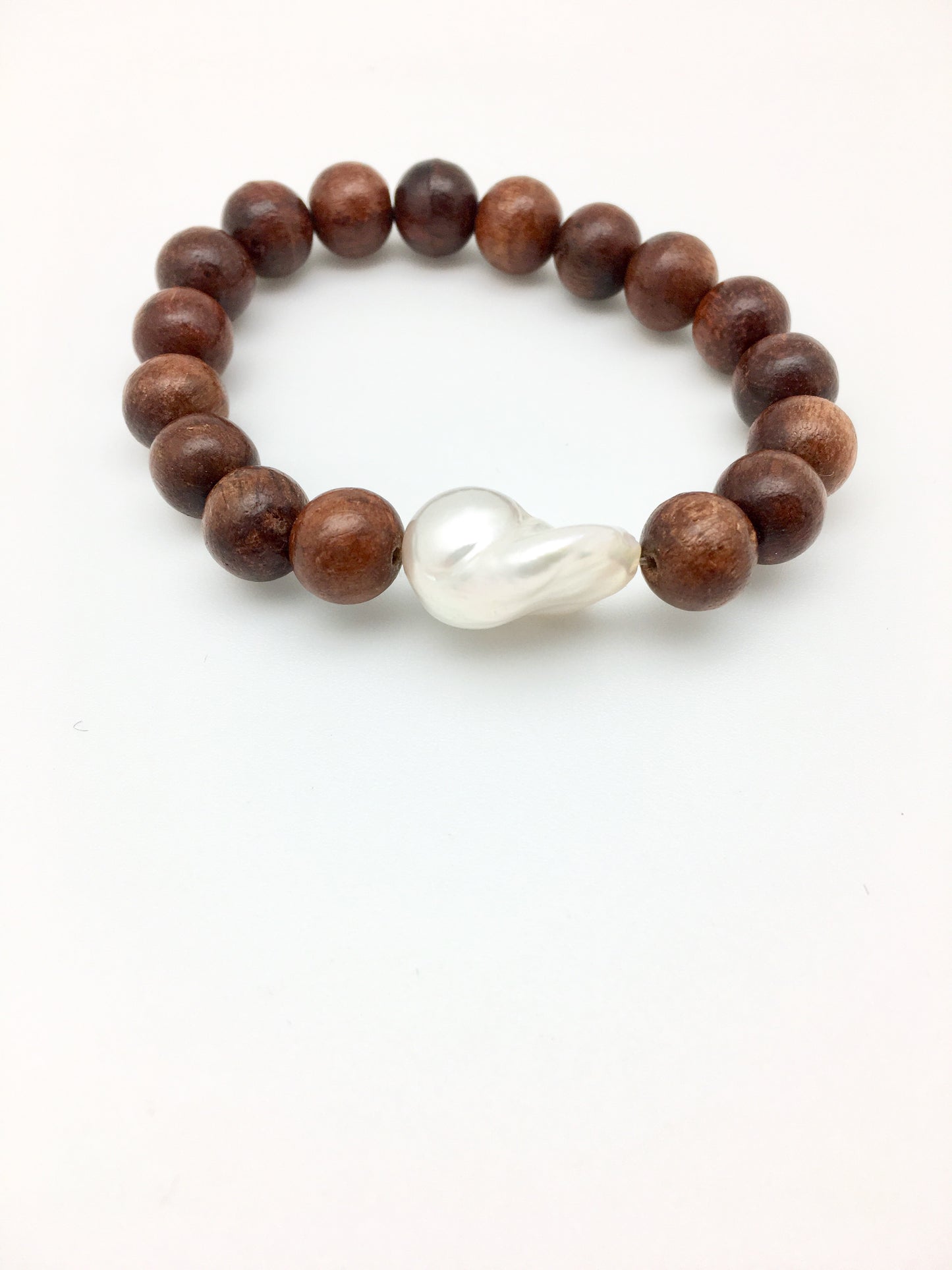 Annie baroque - wood/white baroque pearl