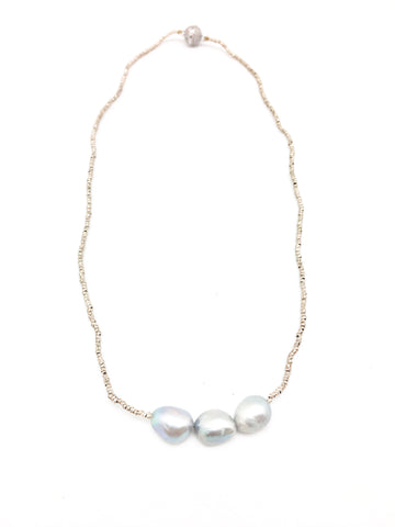 Vera short Necklace - silver/grey pearl