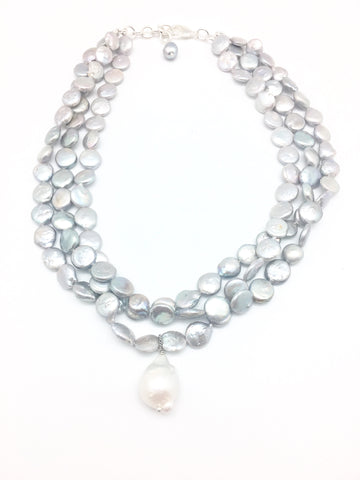 Karin necklace, light grey pearl
