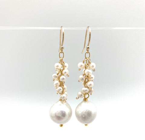 Petra earring, pearl