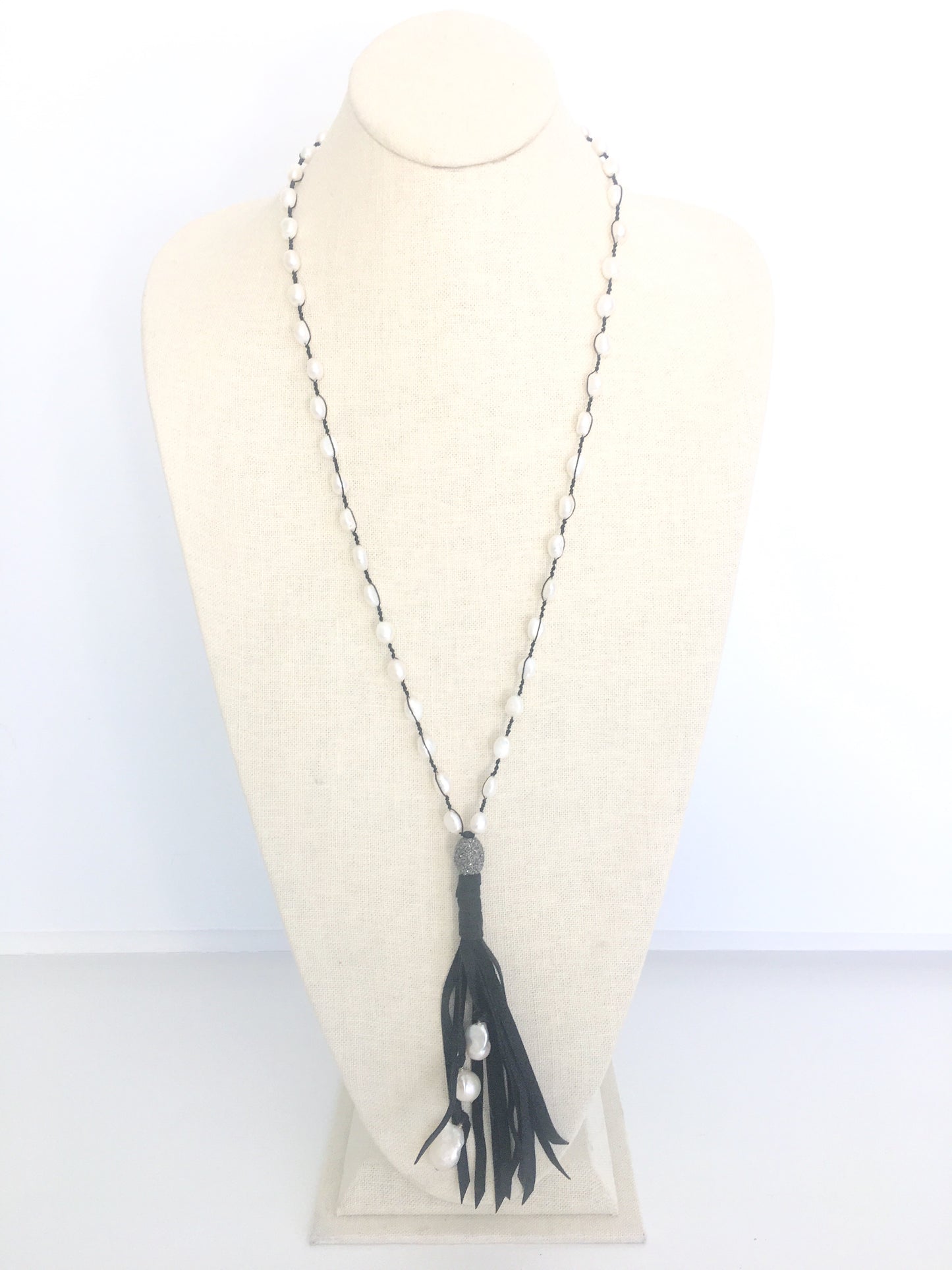 Ella Necklace - white pearl/black