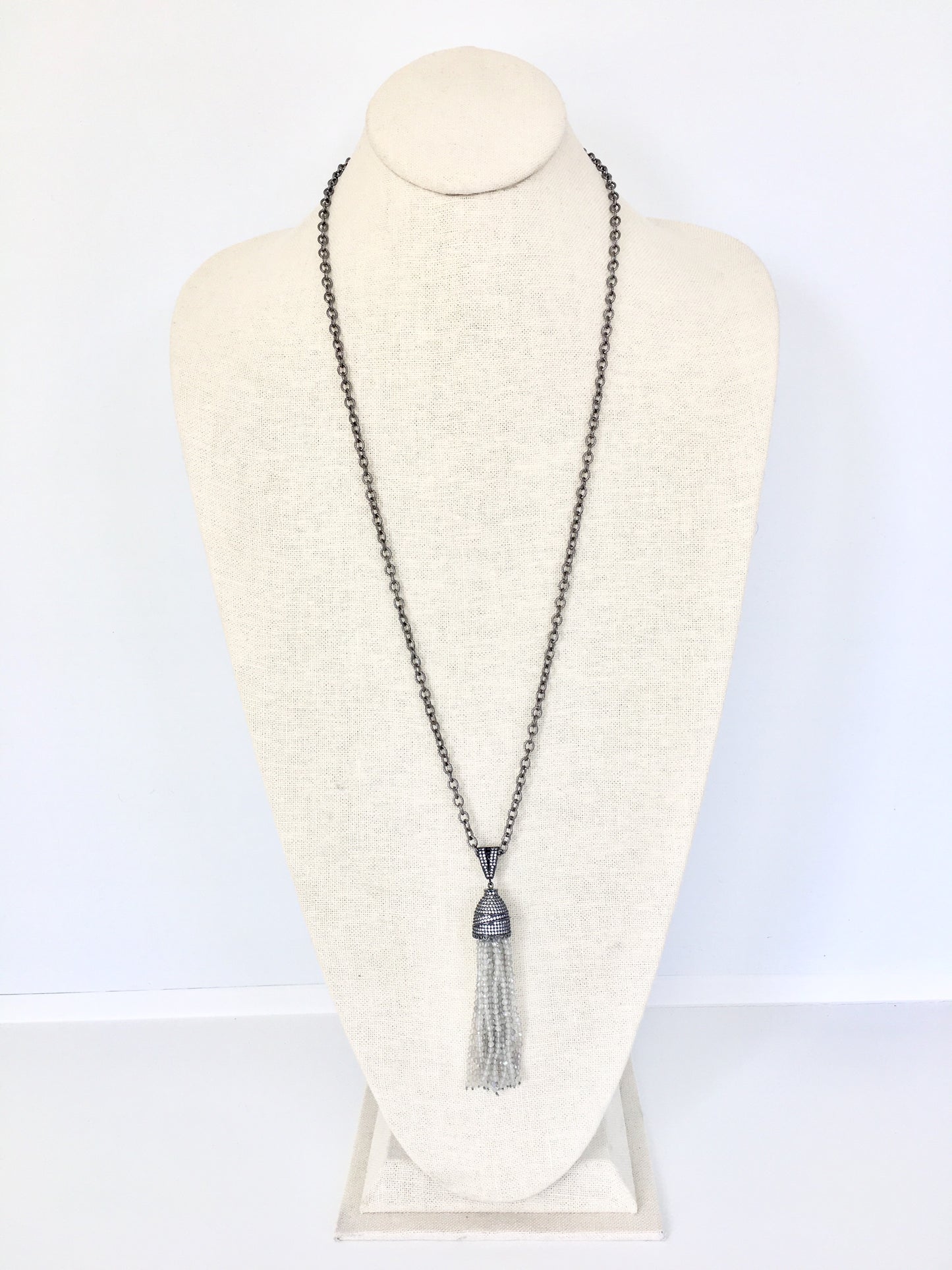 Madeleine chain - Labradorite