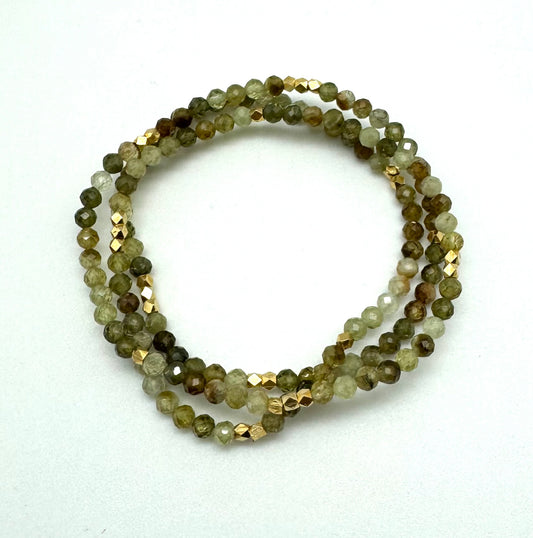 Sigrid beaded bracelet - moss garnet