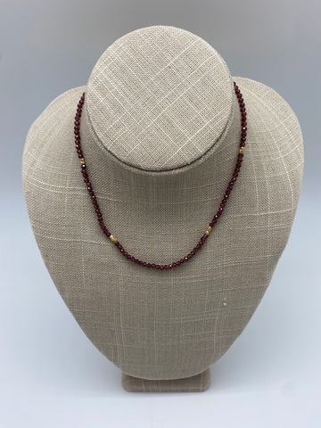 Sigrid beaded necklace - garnet