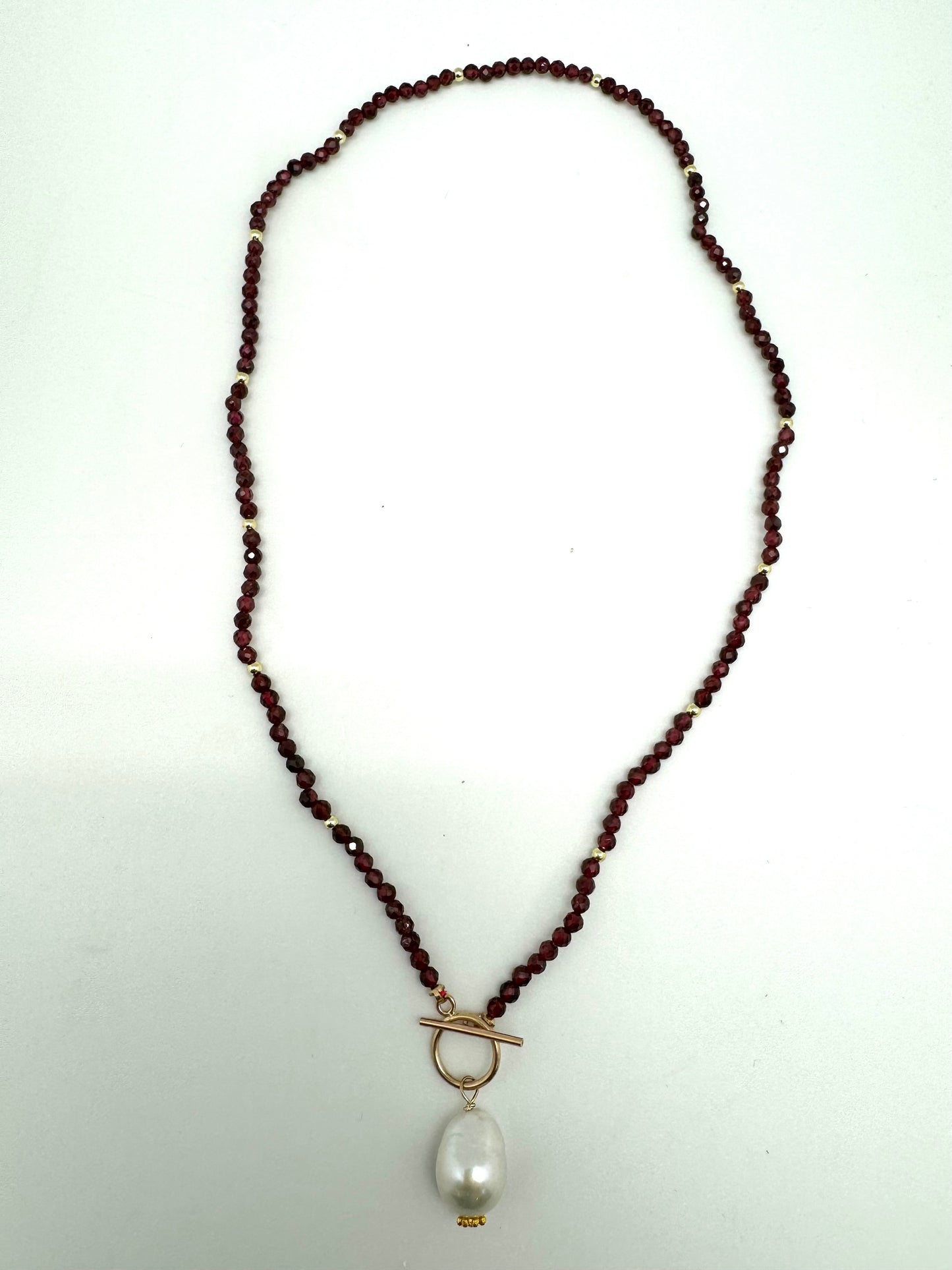 Carol Necklace gem- garnet