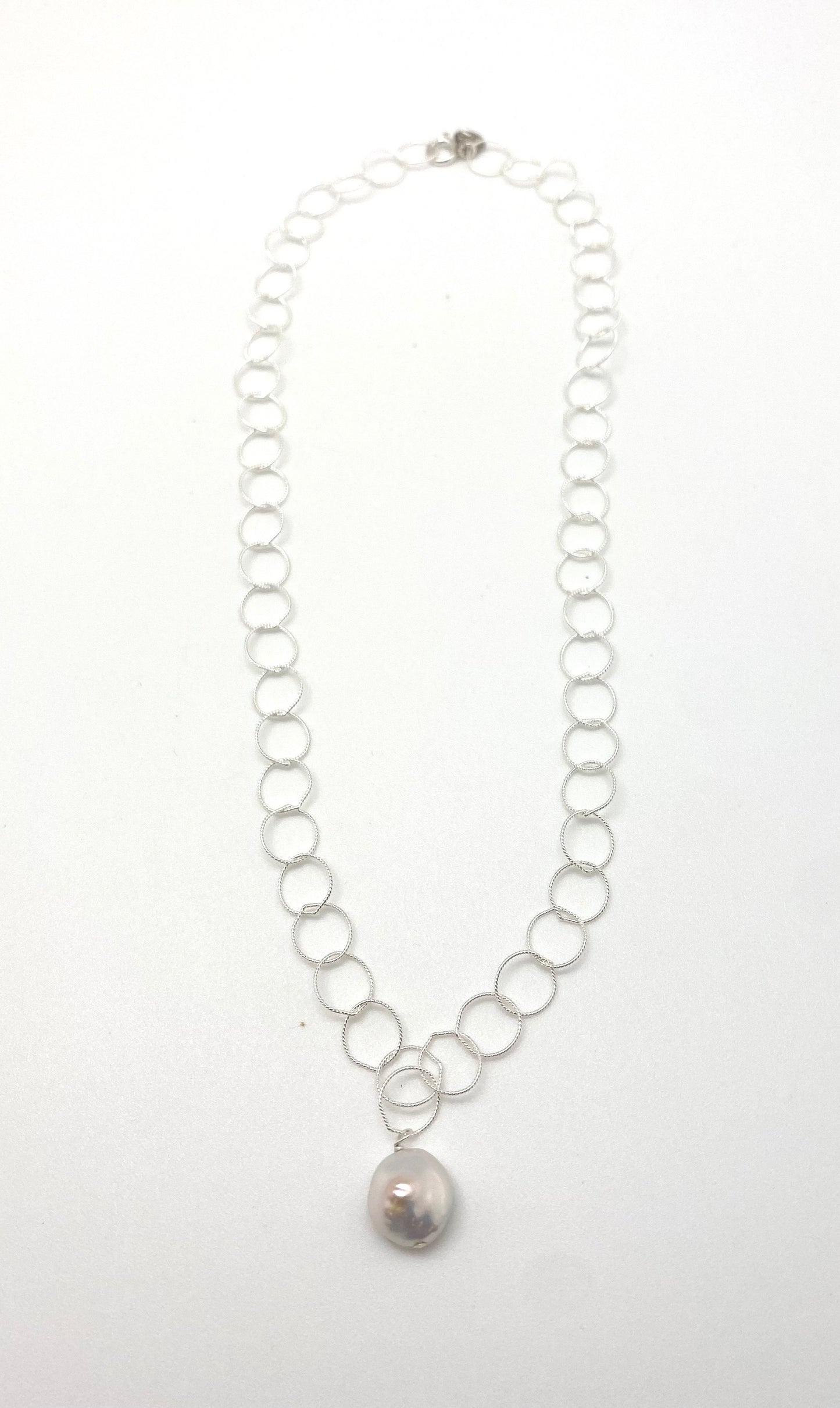 Elsa short necklace - silver/white