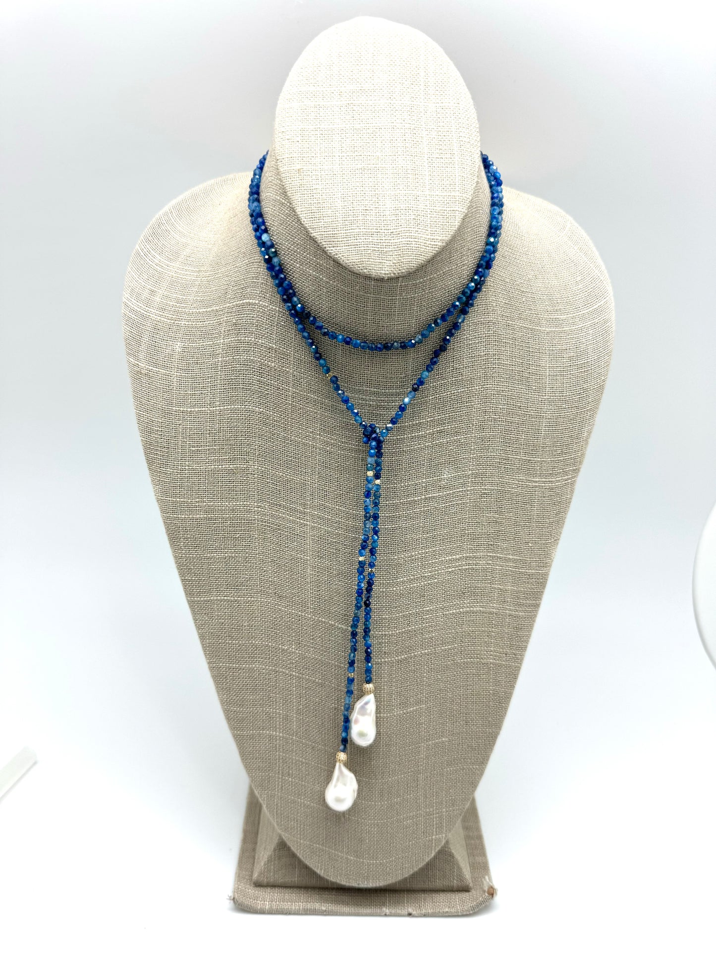 Iselia lariat- kyanite/pearl