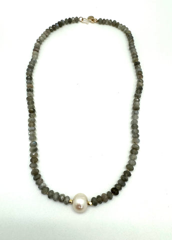 Maja necklace - labradorite