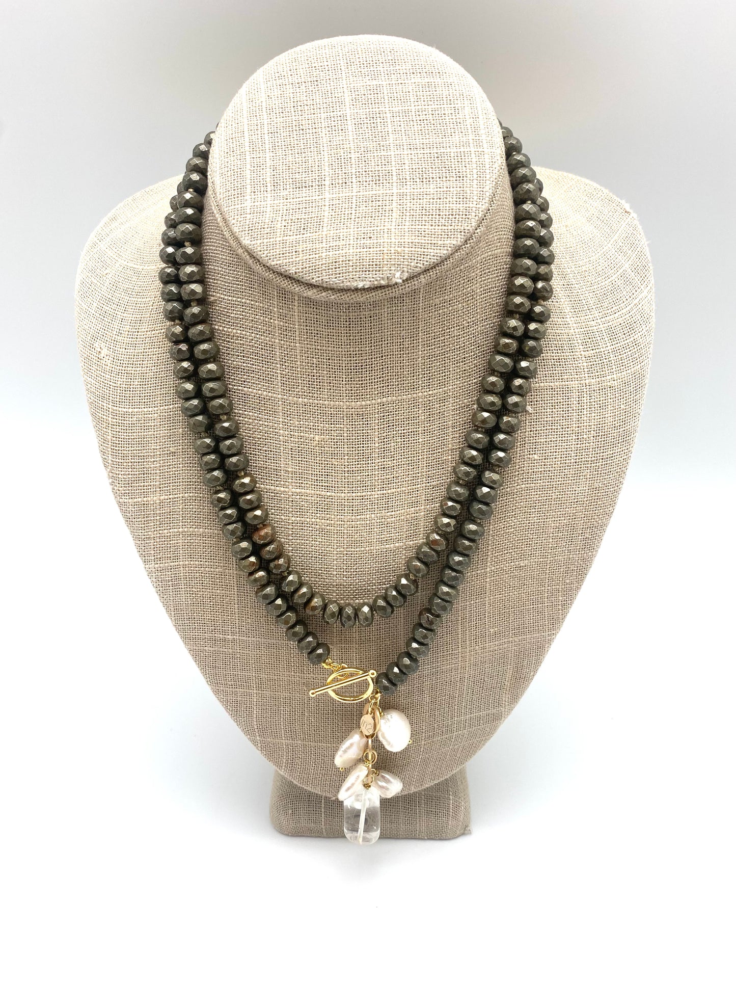 Ellinor Clasp Necklace - pyrite