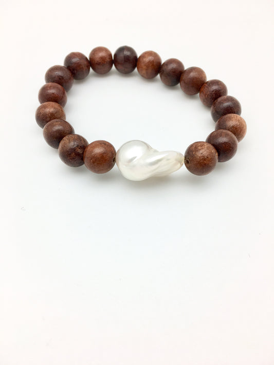 Annie baroque - wood/white baroque pearl