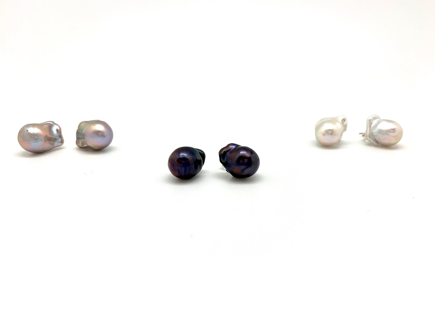 Baroque Stud Earrings - light grey pearl