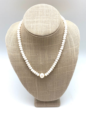 Maja necklace, white moonstone