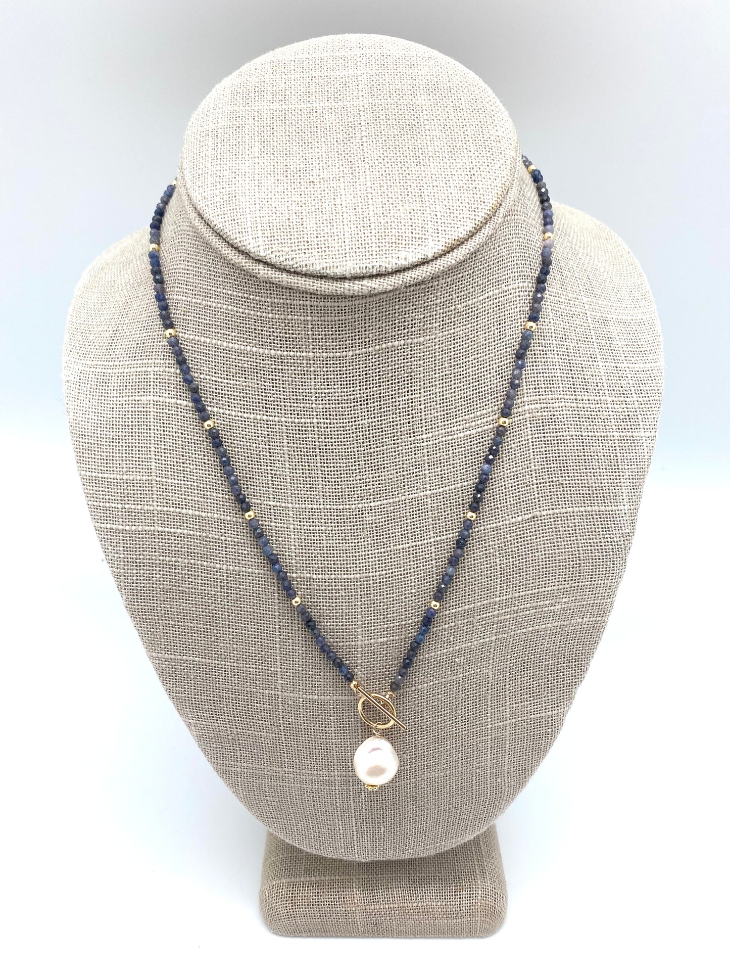 Carol Necklace gem, blue sapphire