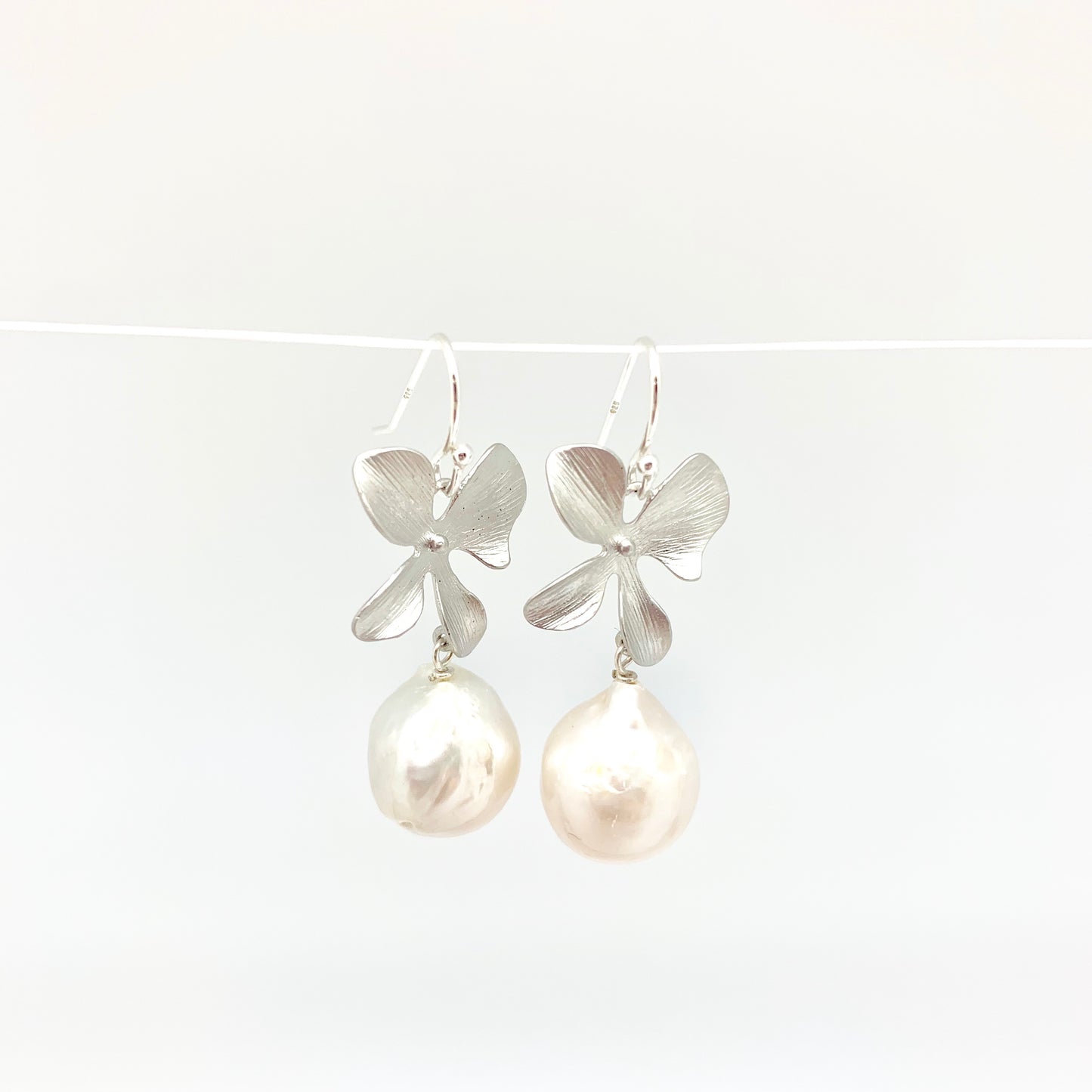 Disa earrings - short/silver