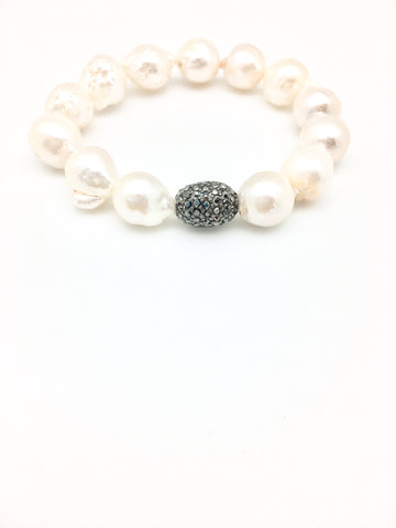 Annie Bracelet - white baroque pearl/shambala bead