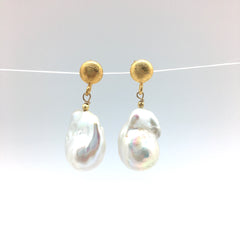 in2 design | Arabella baroque earring- white pearl