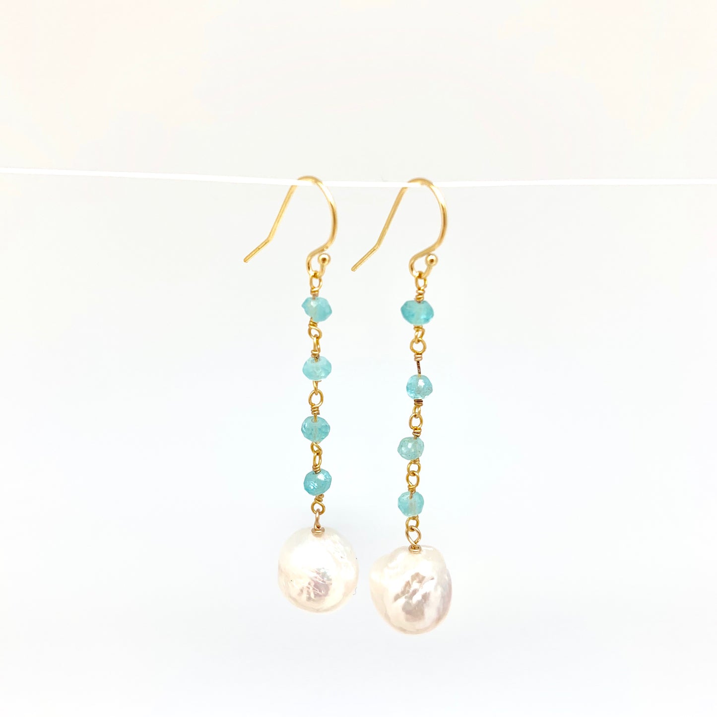 Dangle baroque earrings - aquamarine, white pearl