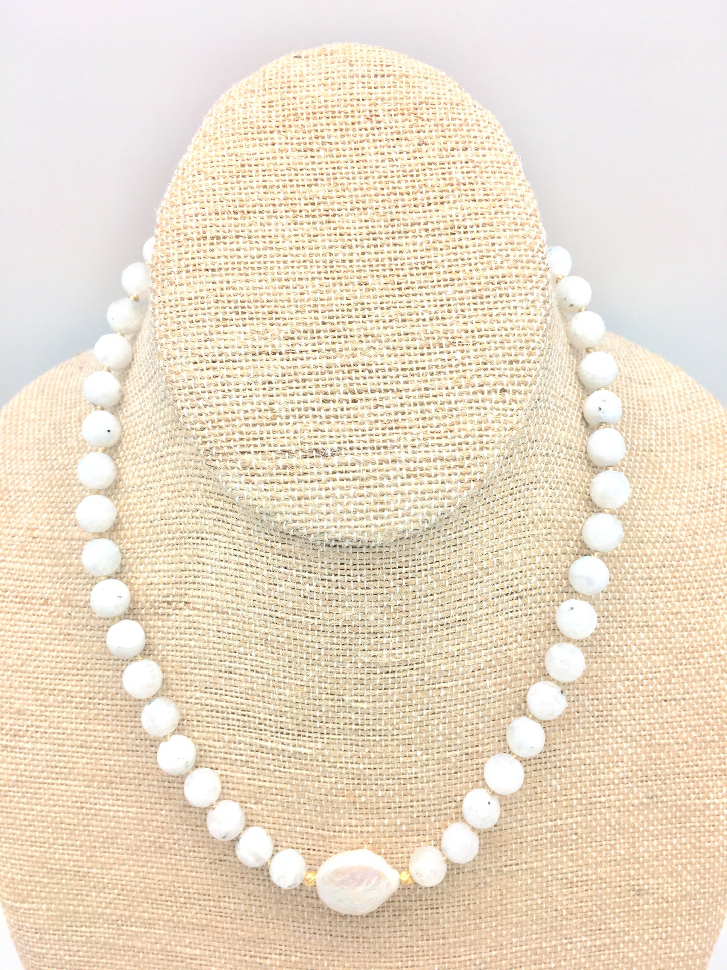 Ellinor Short Necklace - white moonstone/pearl