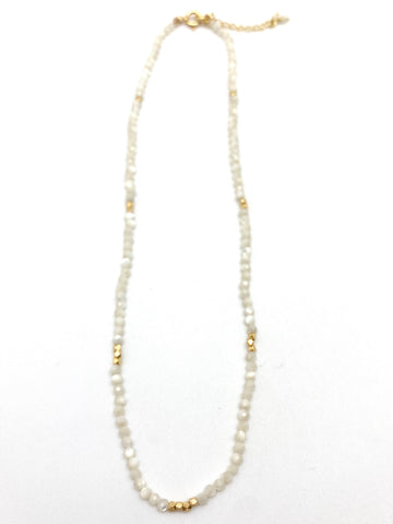 Sigrid beaded necklace - mother of pearl