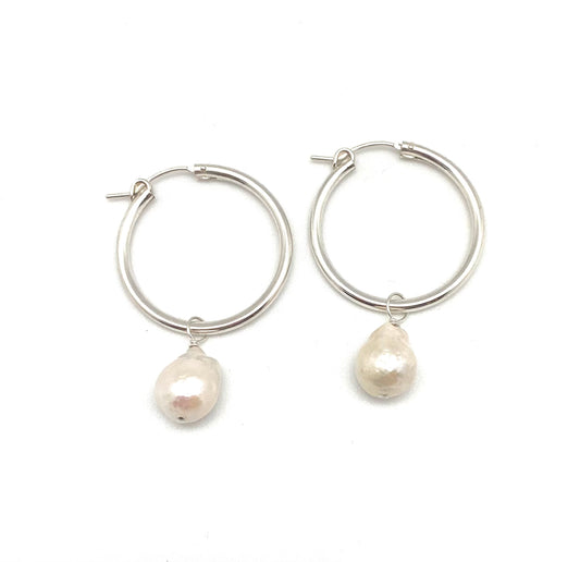 Nina pearl hoop - silver/white