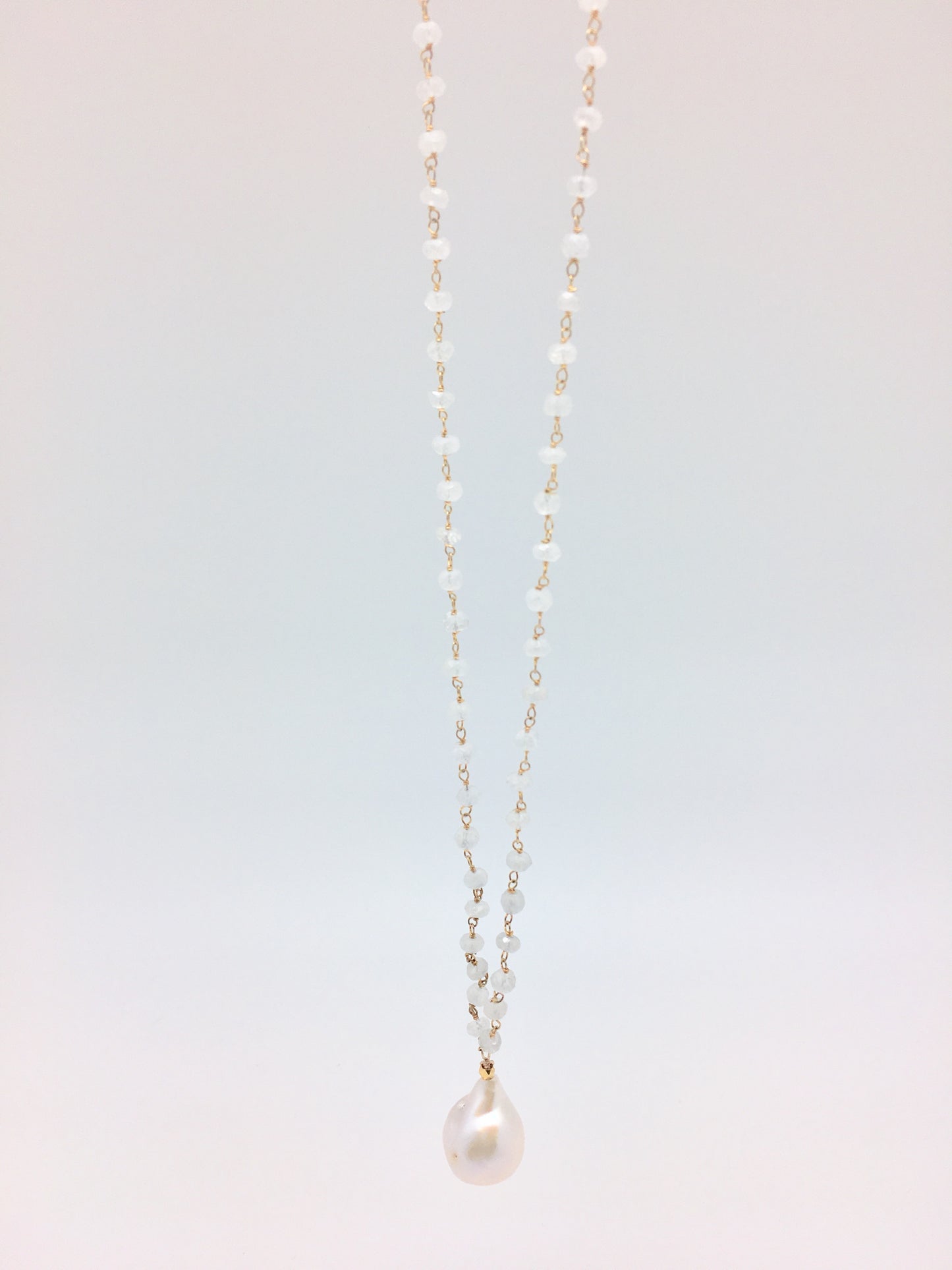 Diddi Long - white moonstone/white baroque pearl