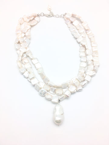 Karin necklace - white pearl