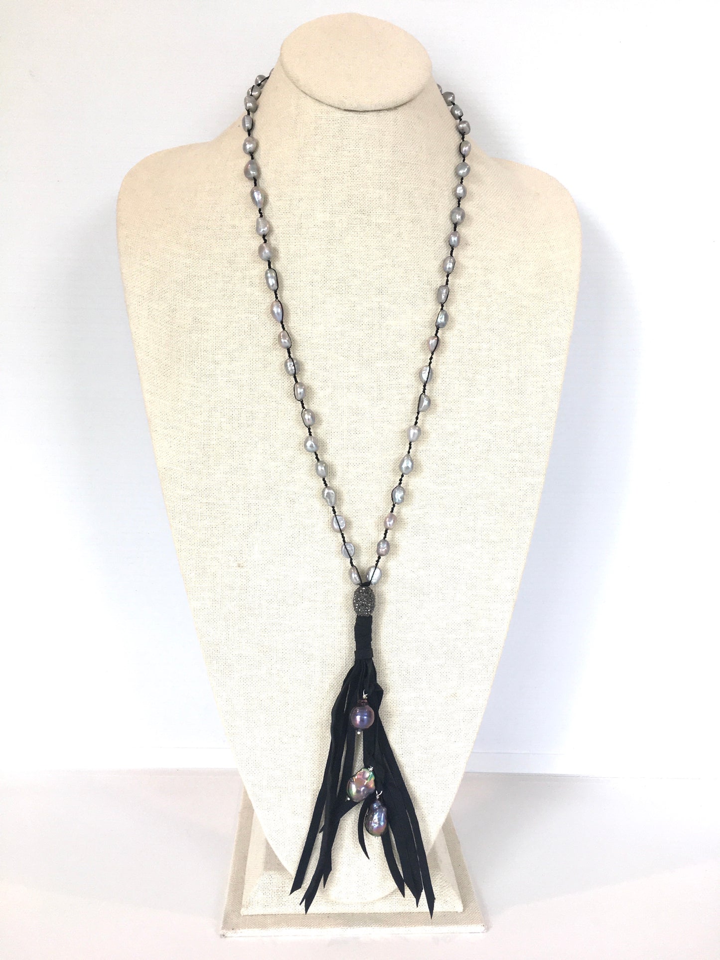 Ella Necklace - grey pearl/black